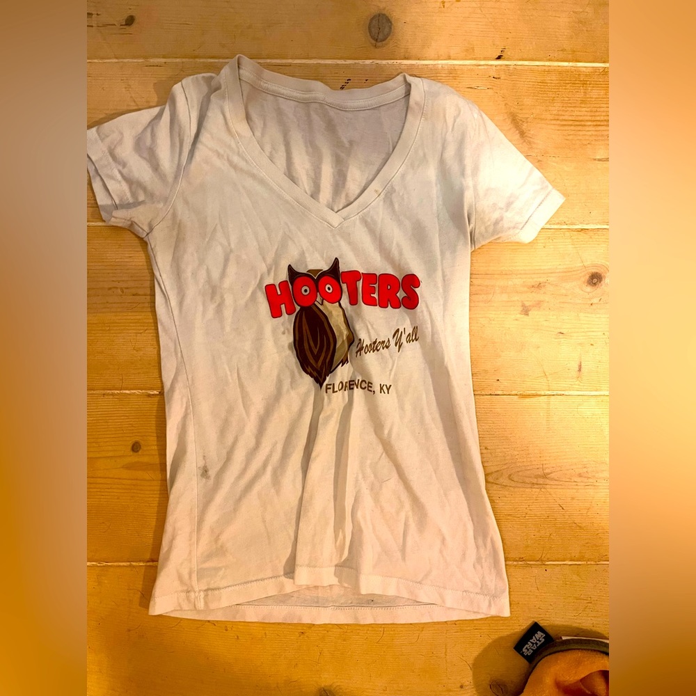 Hooters T
